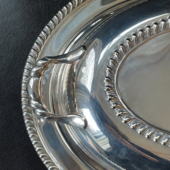Vintage W.M.Rogers Silverplate Oval 12" Covered Serving Bowl w/insert - Picture 8 of 12